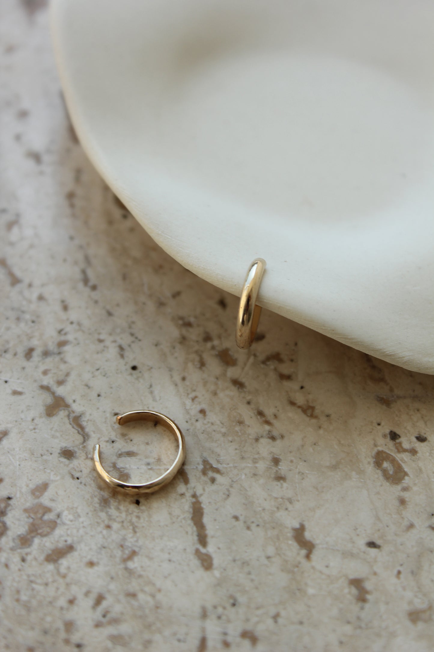 Abrazo Ear Cuff | Gold