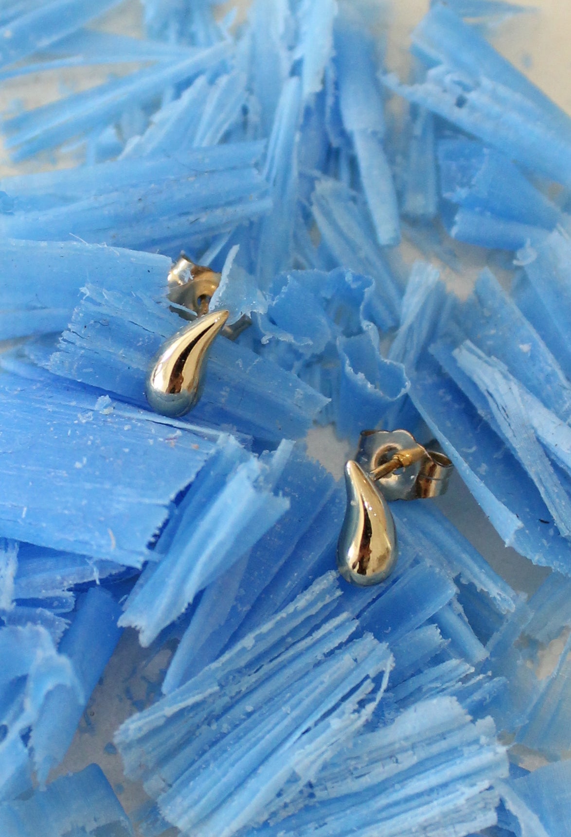 Lacrima Studs