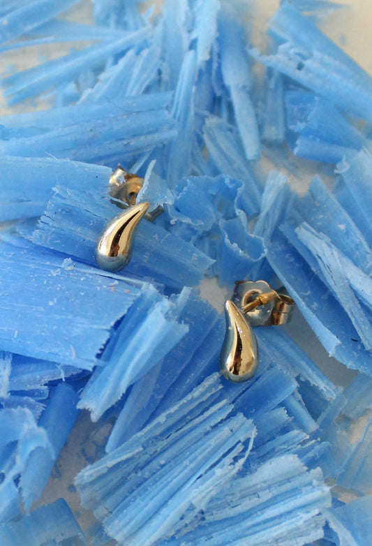 Lacrima Studs
