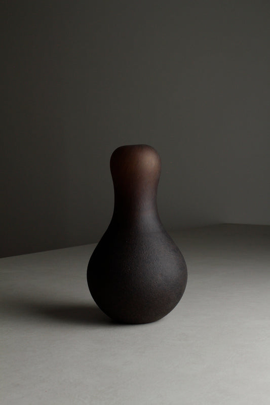 No. 719 | Aubergine Vase